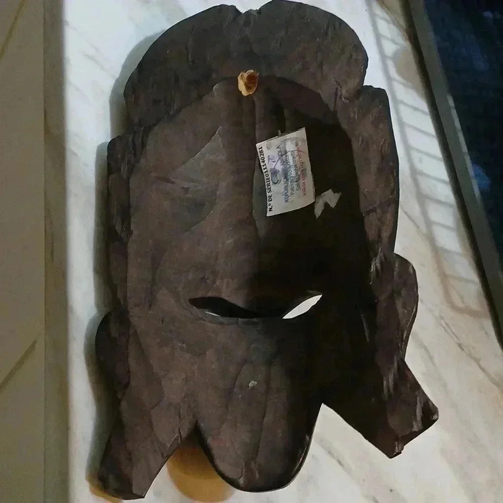 Angola mask..pure solid wood..a very unique one of a kind mask..10×6 - Picture 5 of 5